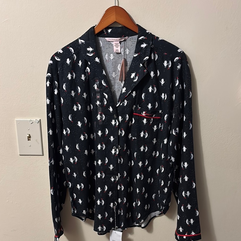 Victoria's Secret Black and White Patterned women,s  nightshirt